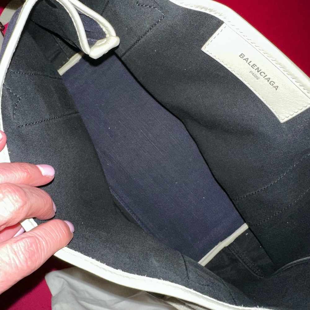 Balenciaga Small Navy Cabas Tote. - Picture 5 of 11